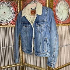 Levi’s sherpa lined jean jacket